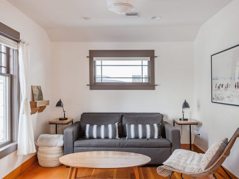 Pet-Friendly-Airbnbs-in-Bend-Oregon-Cecil-Sly-House