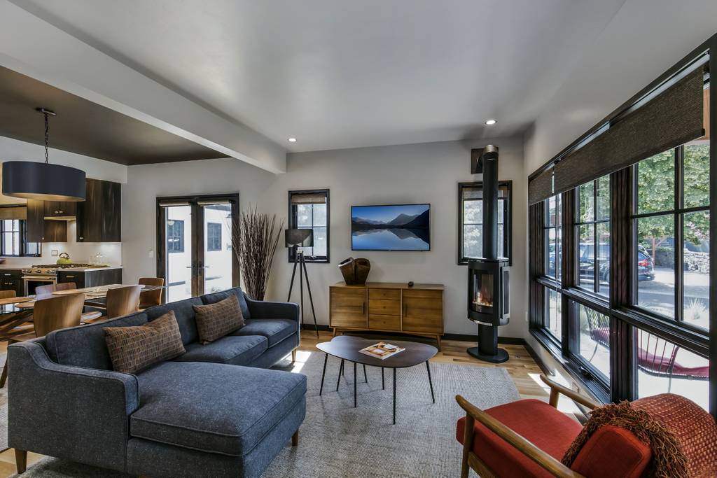 airbnb-downtown-bend-oregon-The-North-House